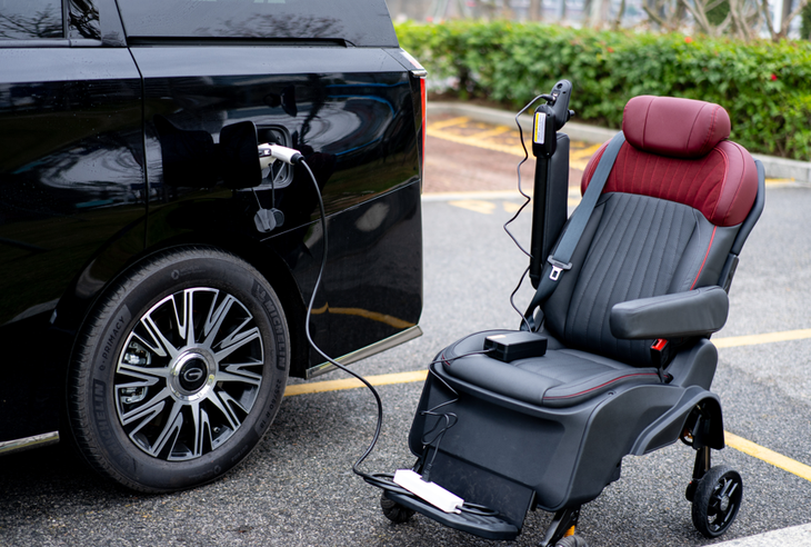 全球首创可分离福祉座椅MPV，传祺新能源 E9 电动福祉版正式下线！